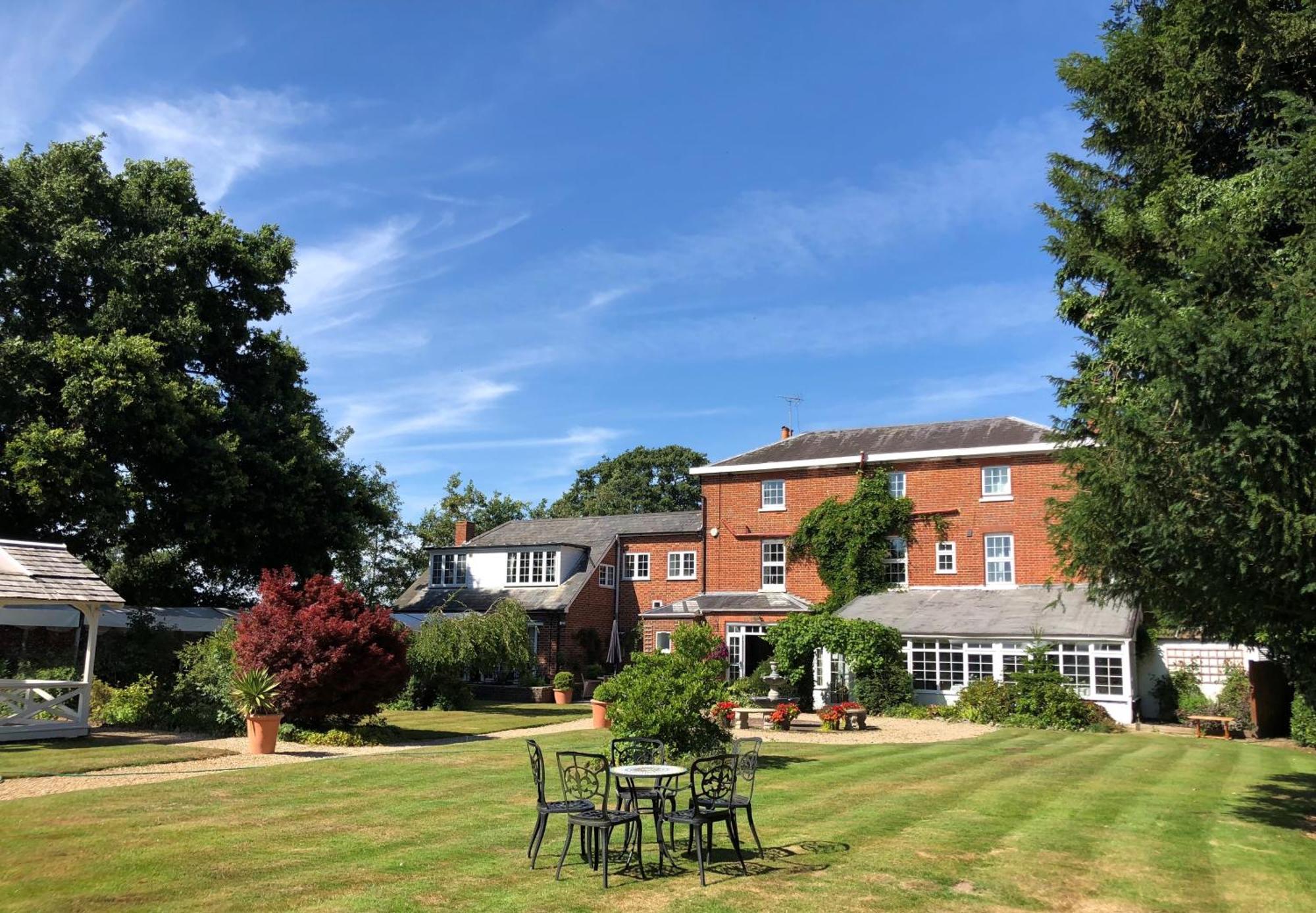 The Mill House 3*